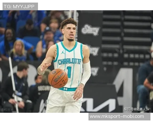 拉梅洛鲍尔全场表现出色20投7中砍下22分带领球队取得胜利